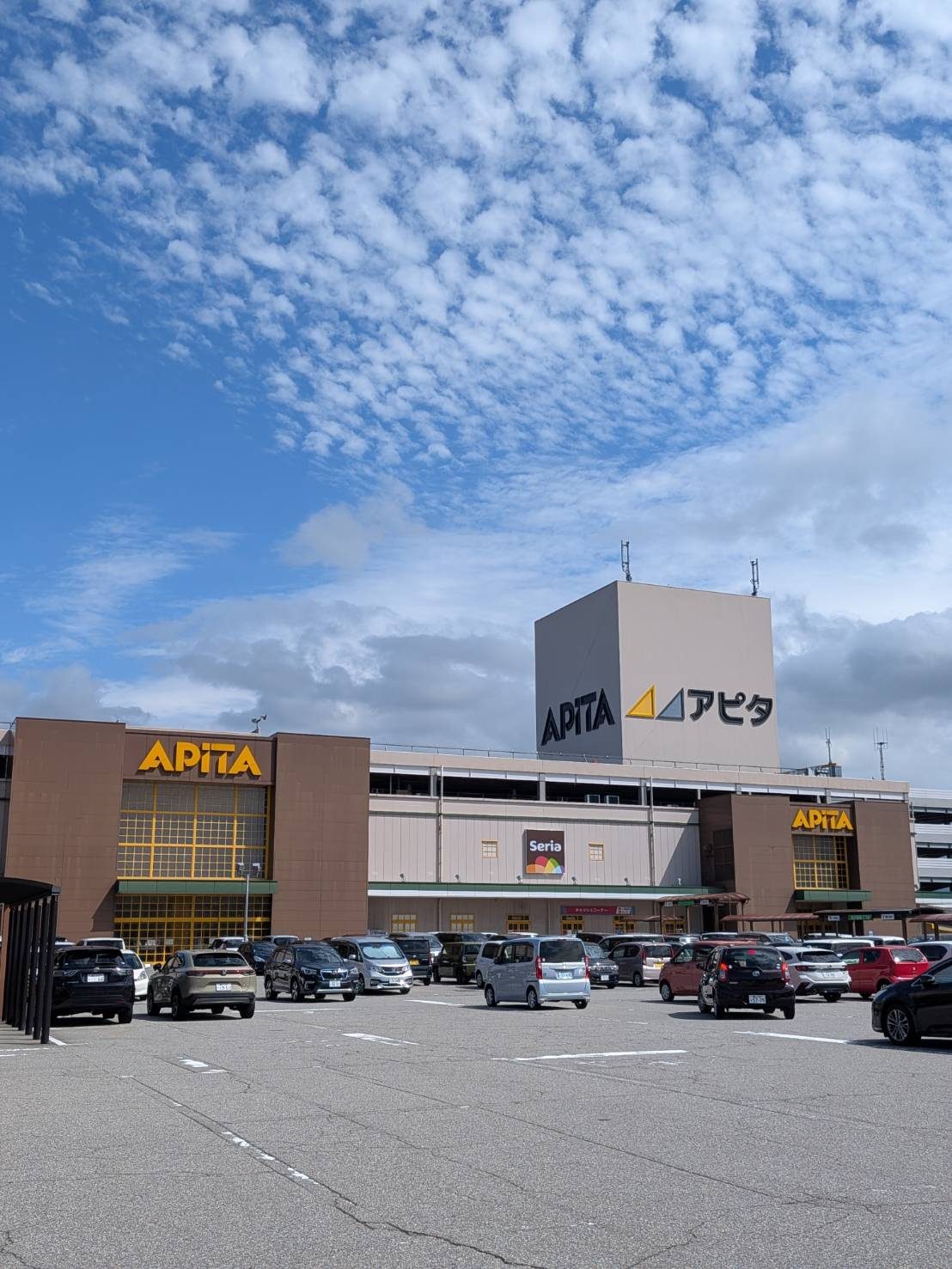アピタ富山東店 外観（富山市上冨居）