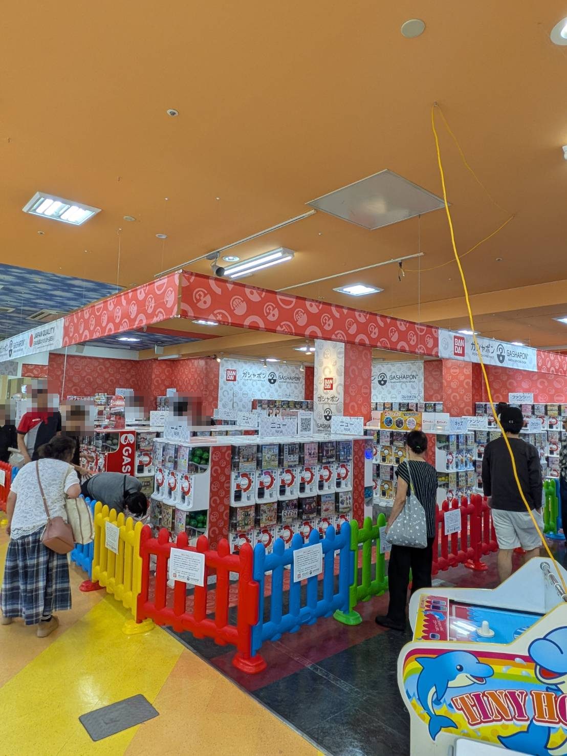 ガシャポンバンダイオフィシャルショップ アピタ富山東店 売り場