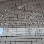 VAMOS bar&small pizza&PoTeTo看板