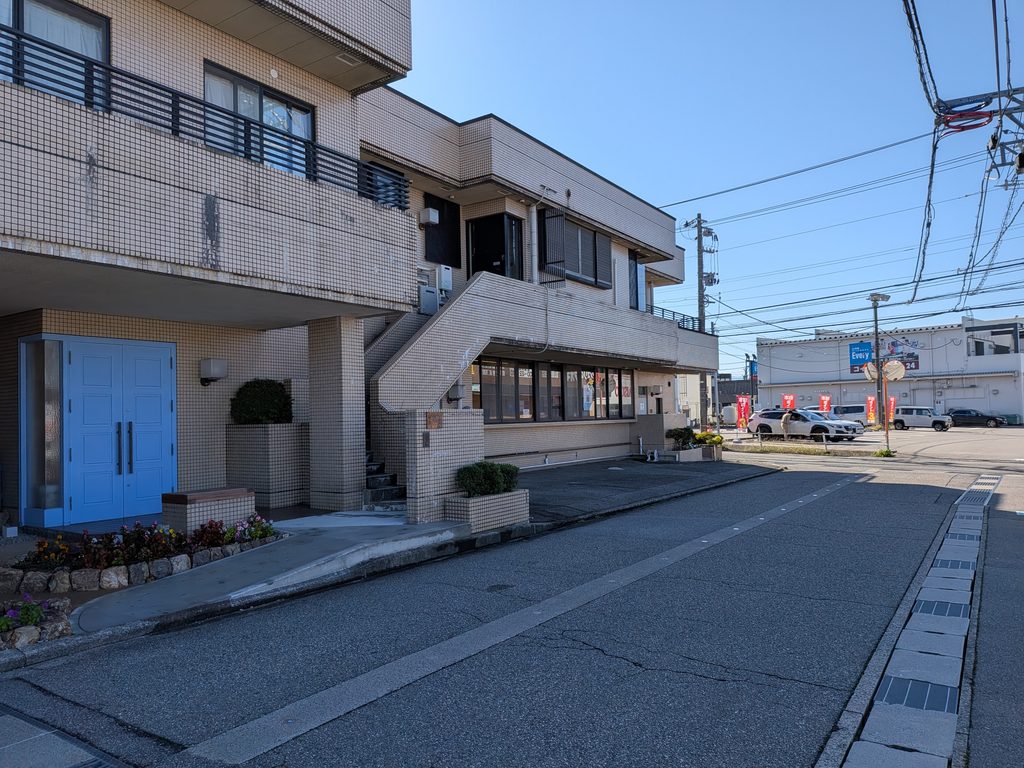 しろぶた小児歯科駐車場