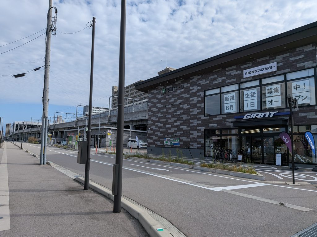 AIONダンスアカデミー 富山スクール前面道路