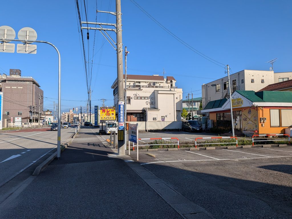 LAZIZA前面道路2