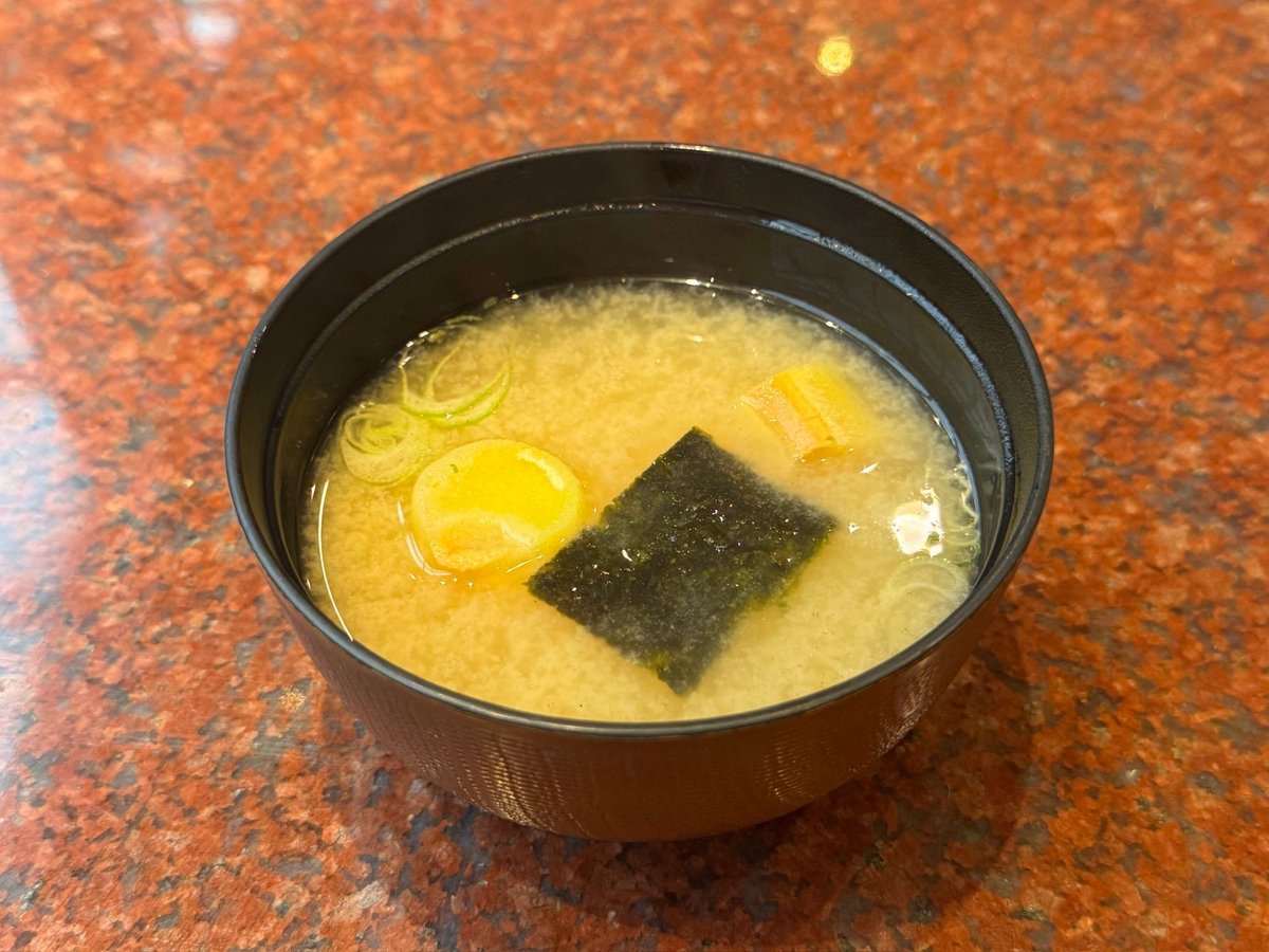 番やのすし 大沢野店 ランチのサービスのみそ汁