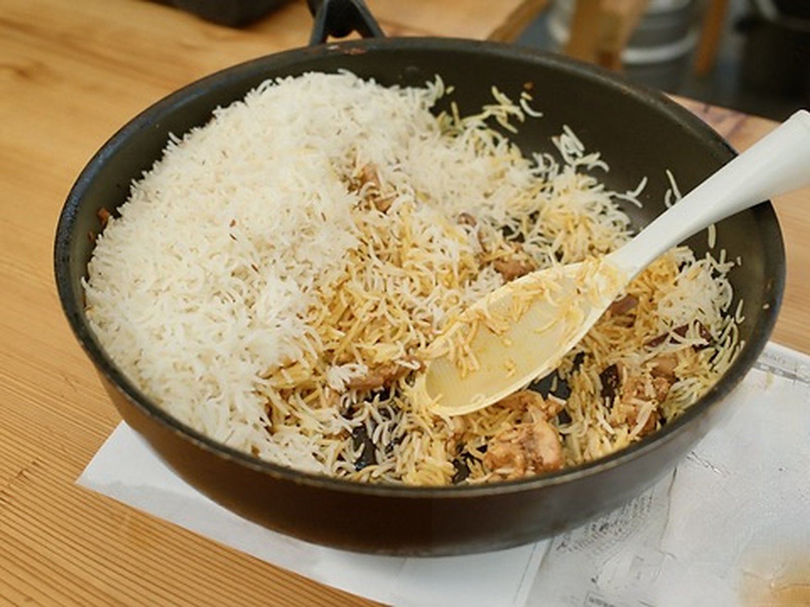発酵とスパイスで出ていたビリヤニの鍋