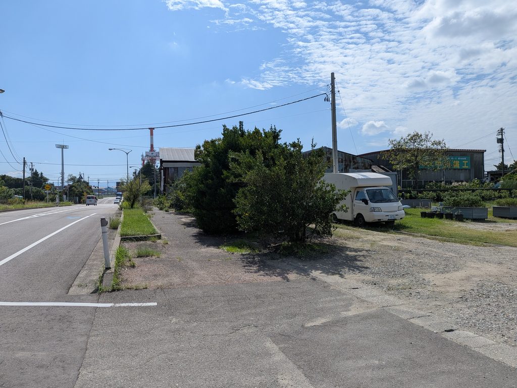 imizutto ICE CREAM前面道路
