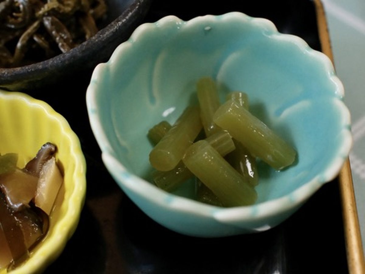 ドライブイン剣 山菜定食の小鉢