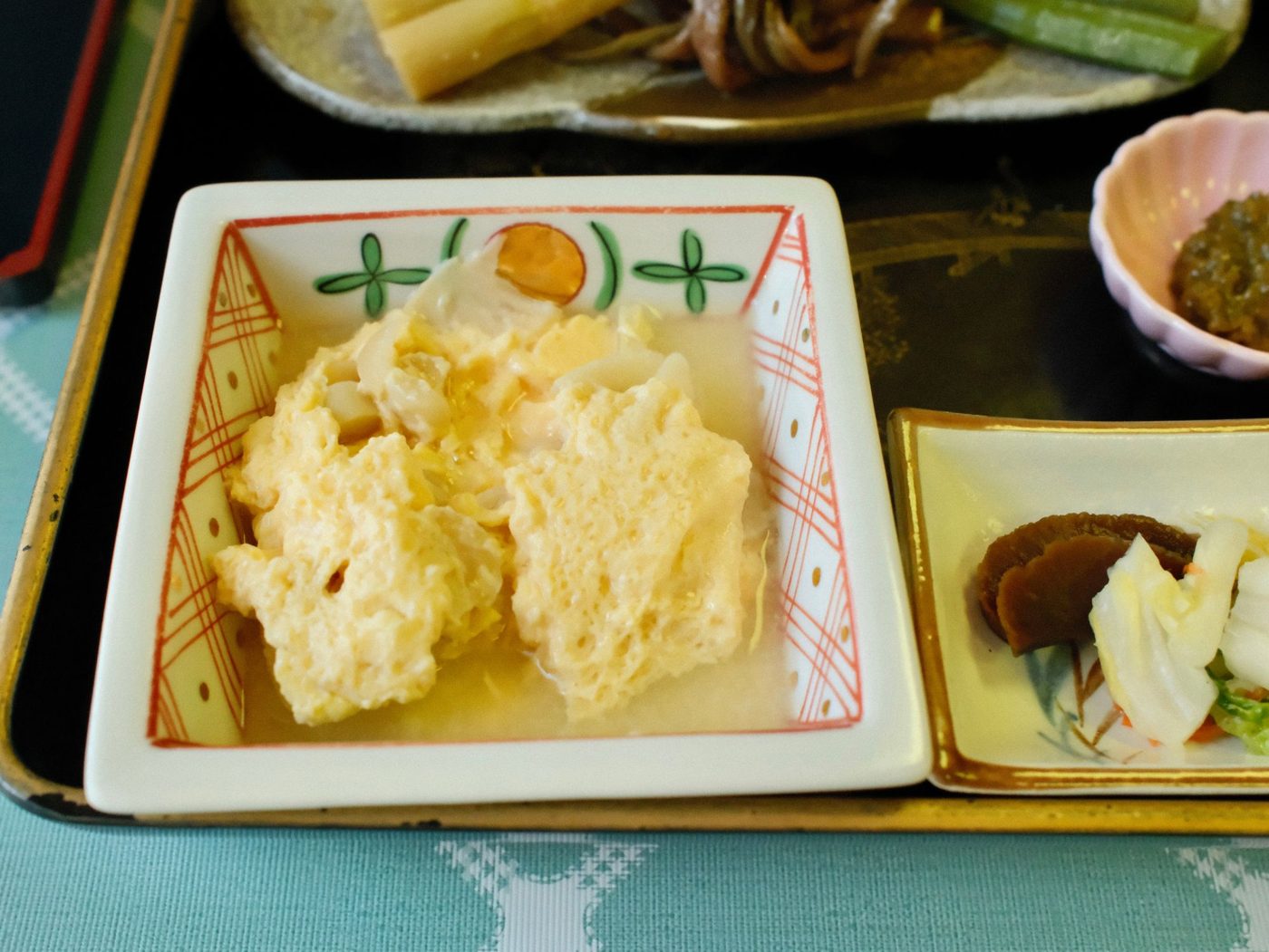 ドライブイン剣 山菜定食の天ぷら