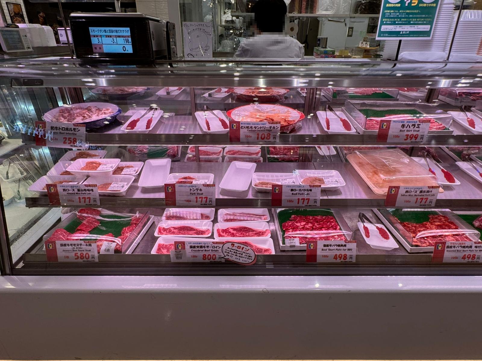 グランマルシェタケダ 精肉のケース(ステーキ用・焼肉用・味付き肉)