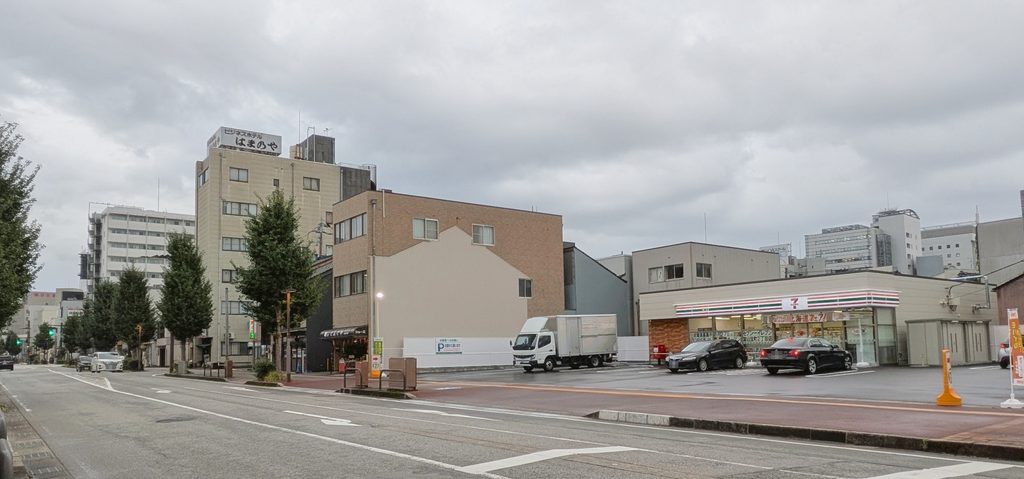 セブンイレブン-富山宝町２丁目店前面道路2