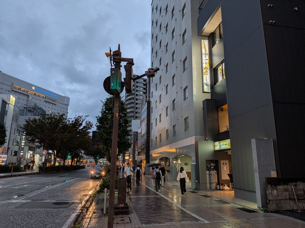  一会de癒し家前面道路2