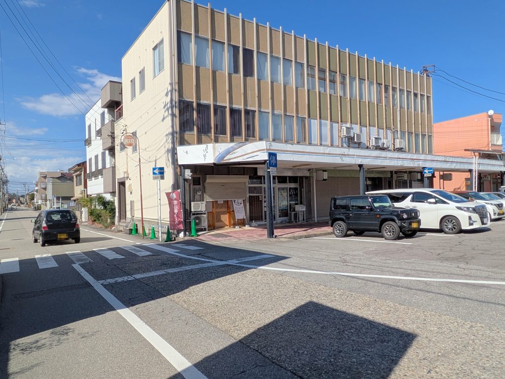 名もなき鶏白湯外観